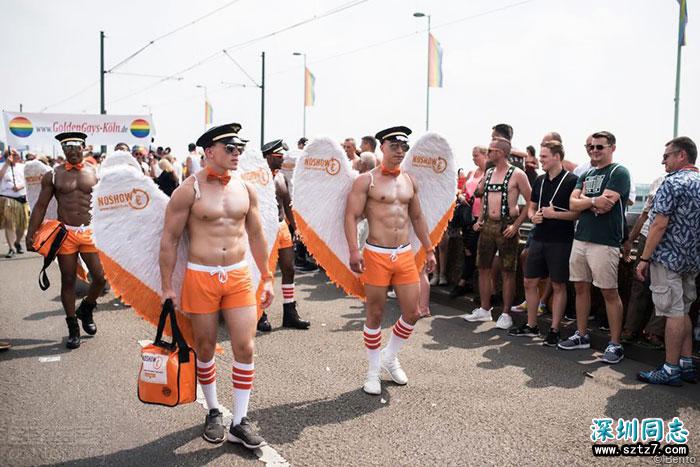 德国科隆数万人庆祝同性婚姻合法化 德国科隆数万人庆祝同性婚姻合法化