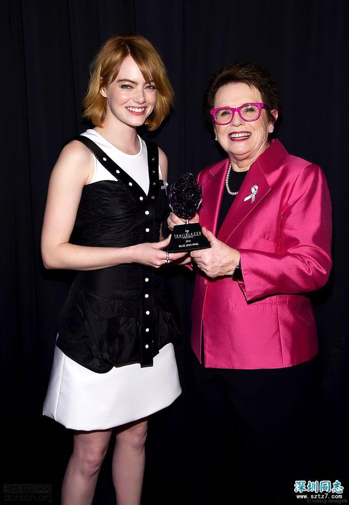 “石头姐”艾玛·斯通登上LGBT杂志封面 “石头姐”艾玛·斯通登上LGBT杂志封面