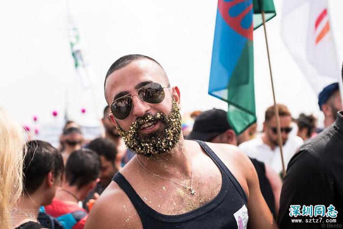 德国科隆数万人庆祝同性婚姻合法化 德国科隆数万人庆祝同性婚姻合法化