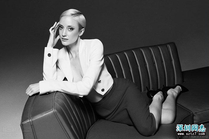 “石头姐”艾玛·斯通登上LGBT杂志封面 “石头姐”艾玛·斯通登上LGBT杂志封面