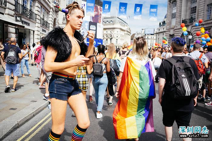 盛大的彩虹派对:伦敦同志骄傲巡游 盛大的彩虹派对:伦敦同志骄傲巡游