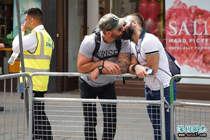 盛大的彩虹派对:伦敦同志骄傲巡游 盛大的彩虹派对:伦敦同志骄傲巡游