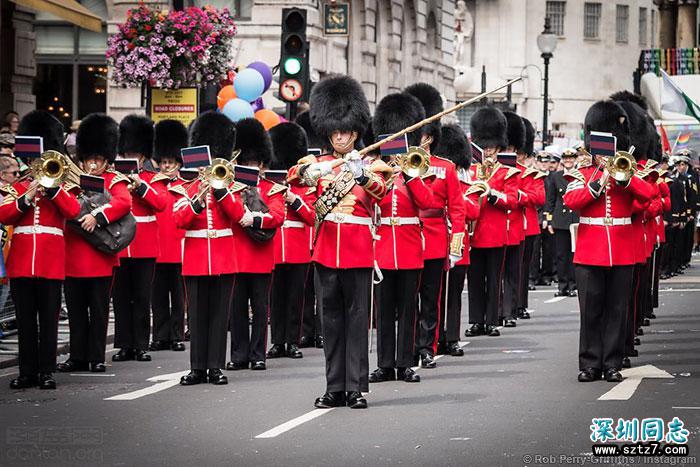 盛大的彩虹派对:伦敦同志骄傲巡游 盛大的彩虹派对:伦敦同志骄傲巡游
