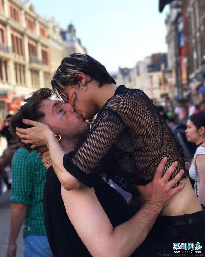 盛大的彩虹派对:伦敦同志骄傲巡游 盛大的彩虹派对:伦敦同志骄傲巡游