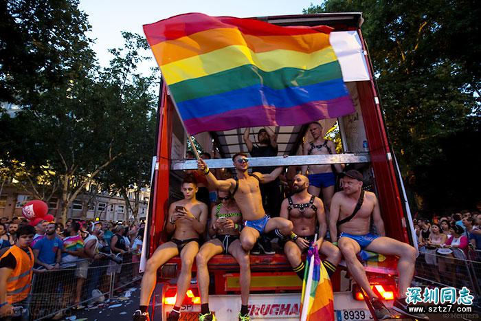 世界同志骄傲巡游在马德里举行 世界同志骄傲巡游在马德里举行