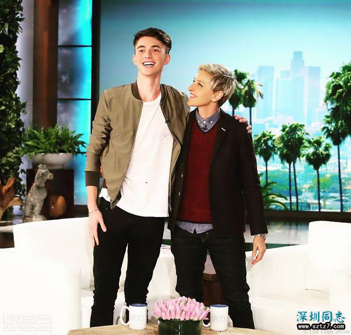 格雷森·蔡斯出柜了,16岁发现自己是Gay 格雷森·蔡斯出柜了,16岁发现自己是Gay