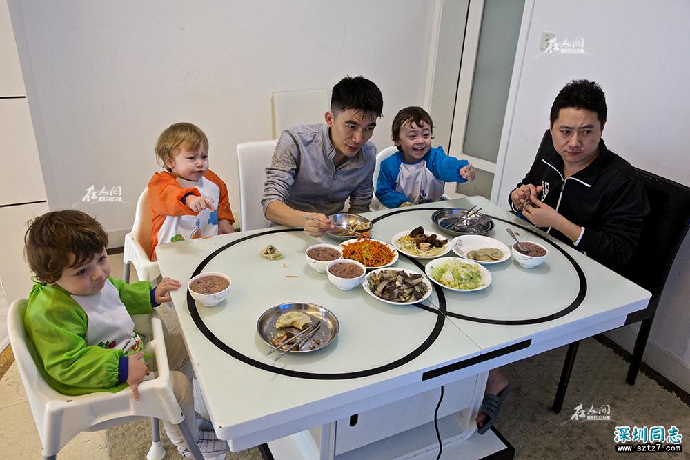 深圳一对同志花百万 代孕生下三个混血宝宝 深圳一对同志花百万 代孕生下三个混血宝宝