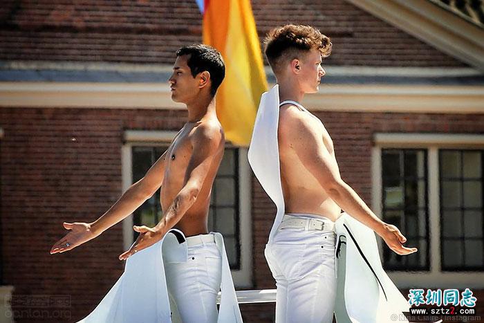 荷兰特色:运河上的同志骄傲巡游 荷兰特色:运河上的同志骄傲巡游