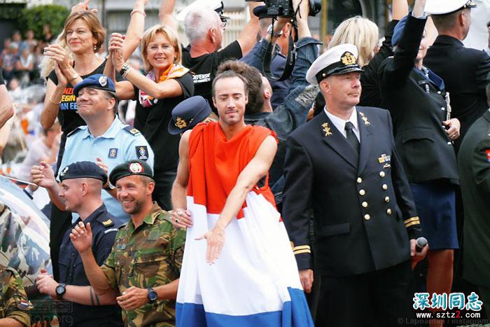 荷兰特色:运河上的同志骄傲巡游 荷兰特色:运河上的同志骄傲巡游