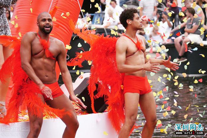 荷兰特色:运河上的同志骄傲巡游 荷兰特色:运河上的同志骄傲巡游