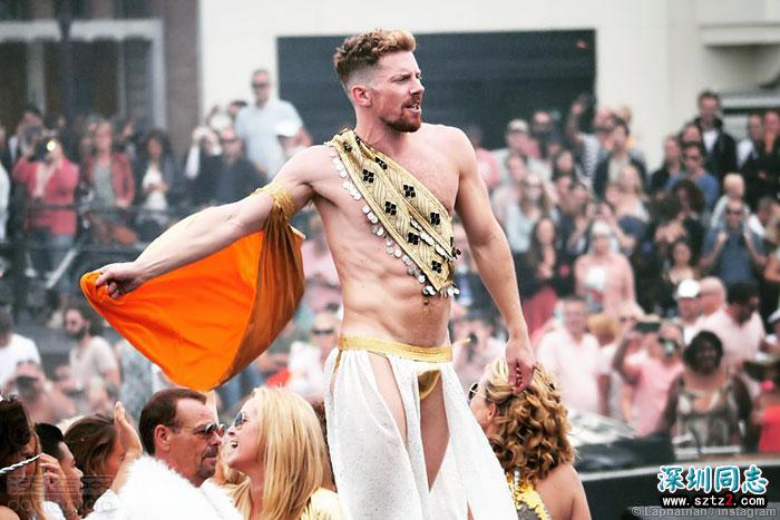 荷兰特色:运河上的同志骄傲巡游 荷兰特色:运河上的同志骄傲巡游