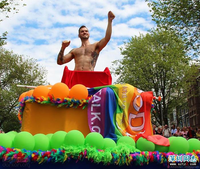 荷兰特色:运河上的同志骄傲巡游 荷兰特色:运河上的同志骄傲巡游