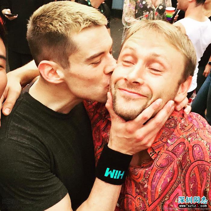 《超感猎杀》团队惊喜现身温哥华同志巡游 《超感猎杀》团队惊喜现身温哥华同志巡游