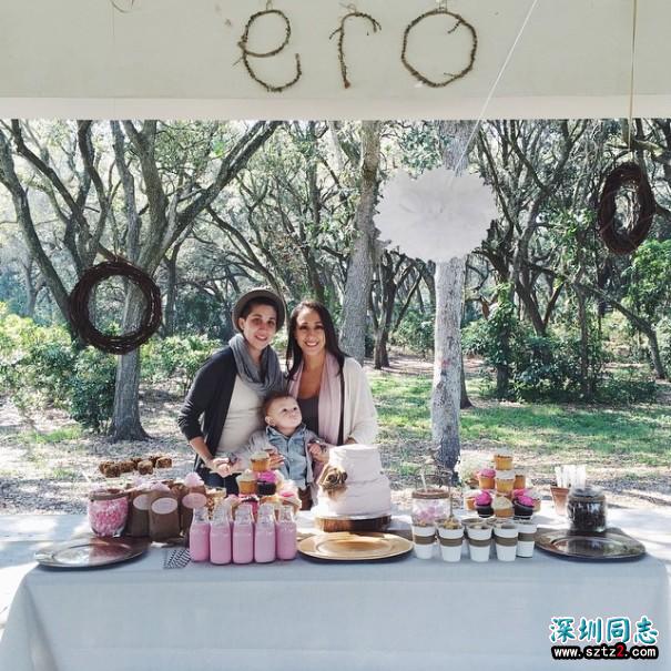 女同性恋人梦想着拥有自己的孩子 女同性恋人梦想着拥有自己的孩子