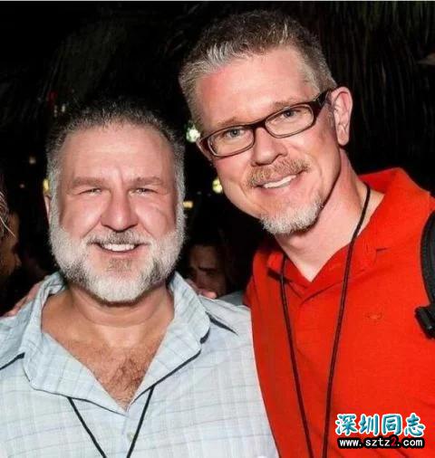 一对同性恋伴侣相爱24年后 一对同性恋伴侣相爱24年后