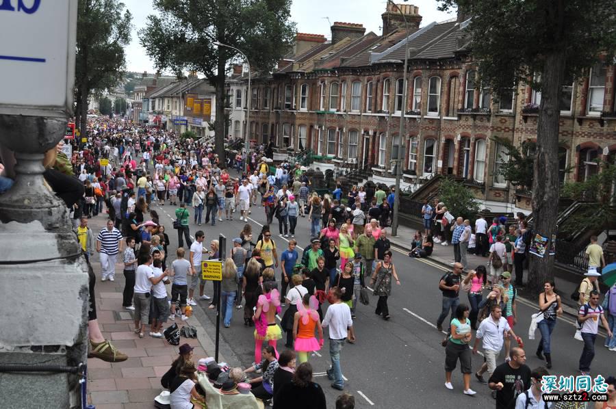 英国布莱顿同性恋游行 警察医生也参与其中 英国布莱顿同性恋游行 警察医生也参与其中