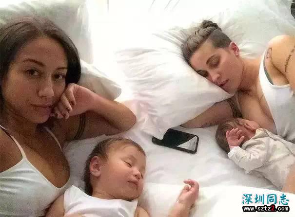 一对女同性恋先后怀孕,他们的幸福家庭照被刷爆了! 一对女同性恋先后怀孕,他们的幸福家庭照被刷爆了!