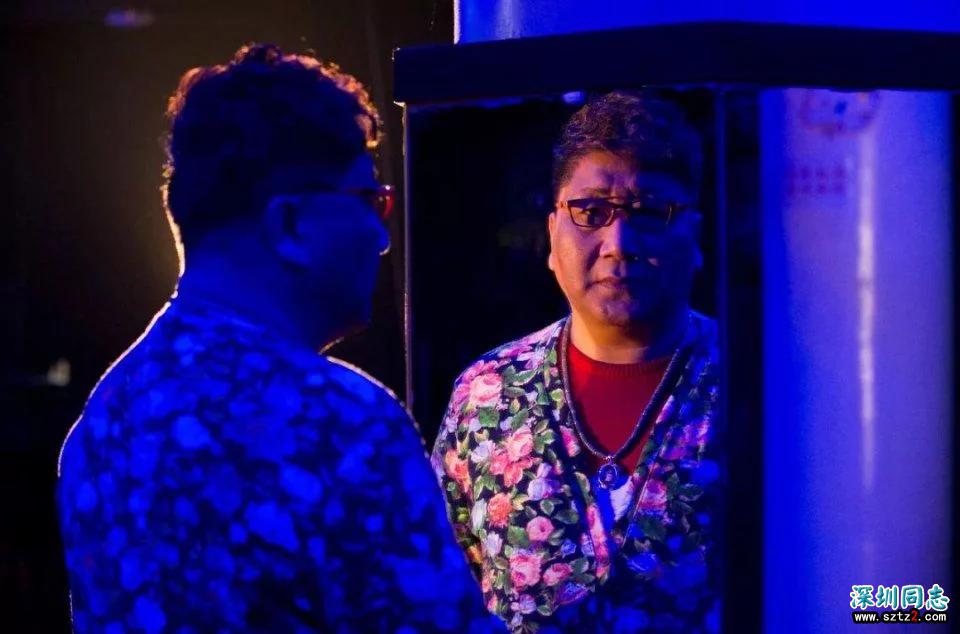 在上海同性恋舞厅里,年轻同志都来这里谈爷孙恋...... 在上海同性恋舞厅里,年轻同志都来这里谈爷孙恋......