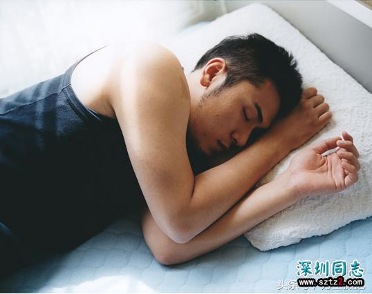 纪实摄影:男同摄影师镜头里的同性之爱,平淡而细腻,走心的摄影 纪实摄影:男同摄影师镜头里的同性之爱,平淡而细腻,走心的摄影