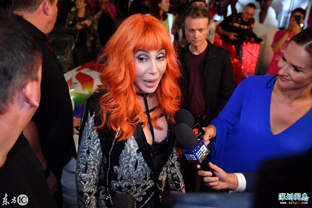 美国歌手雪儿,出席第40届悉尼同性恋狂欢节游行 美国歌手雪儿,出席第40届悉尼同性恋狂欢节游行