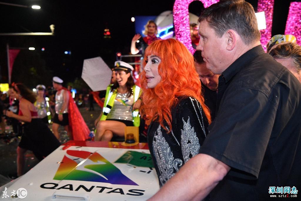 美国歌手雪儿,出席第40届悉尼同性恋狂欢节游行 美国歌手雪儿,出席第40届悉尼同性恋狂欢节游行