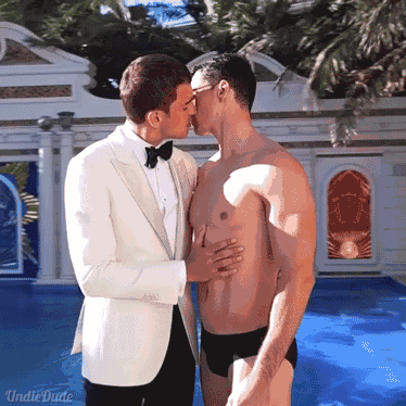 荷兰平价西装品牌Suitsupply 推出首个同性主题广告大片 荷兰平价西装品牌Suitsupply 推出首个同性主题广告大片