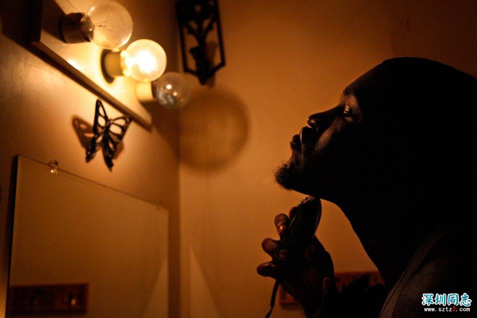 一对美国黑人男同性恋私下的真实生活 就如普通情侣般甜蜜 一对美国黑人男同性恋私下的真实生活 就如普通情侣般甜蜜