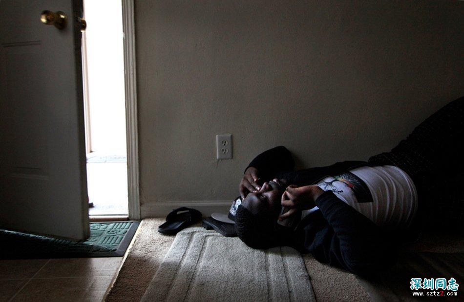 一对美国黑人男同性恋私下的真实生活 就如普通情侣般甜蜜 一对美国黑人男同性恋私下的真实生活 就如普通情侣般甜蜜