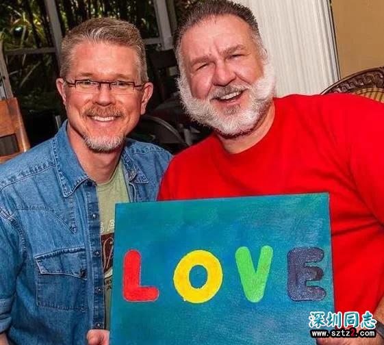 同性恋人难持久?这对恋人晒25年前照片反驳这一说法! 同性恋人难持久?这对恋人晒25年前照片反驳这一说法!