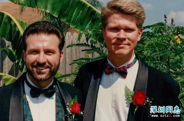 同性恋人难持久?这对恋人晒25年前照片反驳这一说法! 同性恋人难持久?这对恋人晒25年前照片反驳这一说法!