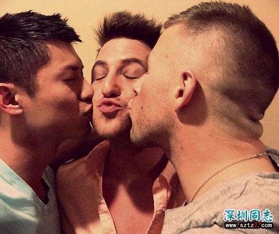 男同夫妻爱上同一男子 于是三男共组和谐家庭 男同夫妻爱上同一男子 于是三男共组和谐家庭