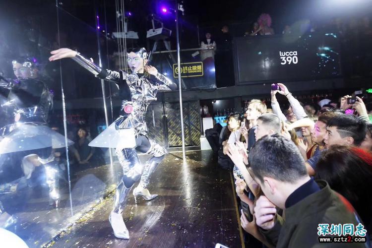 “从变装皇后身上,我学到如何做一个同性恋” “从变装皇后身上,我学到如何做一个同性恋”