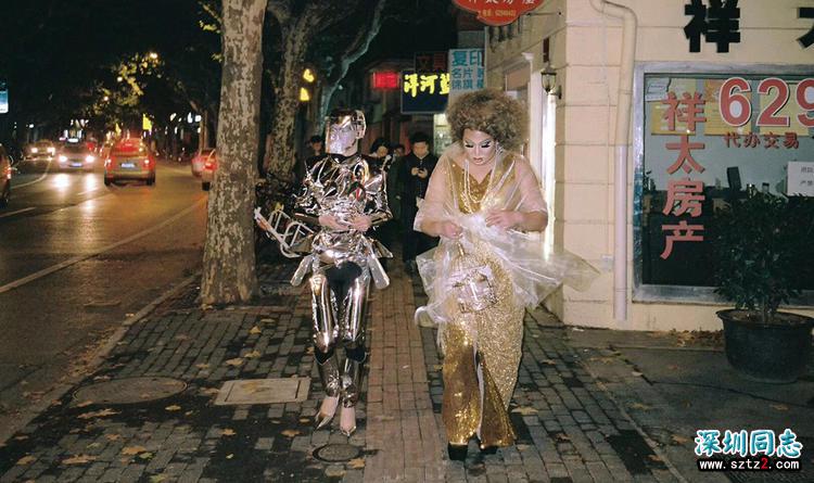 “从变装皇后身上,我学到如何做一个同性恋” “从变装皇后身上,我学到如何做一个同性恋”