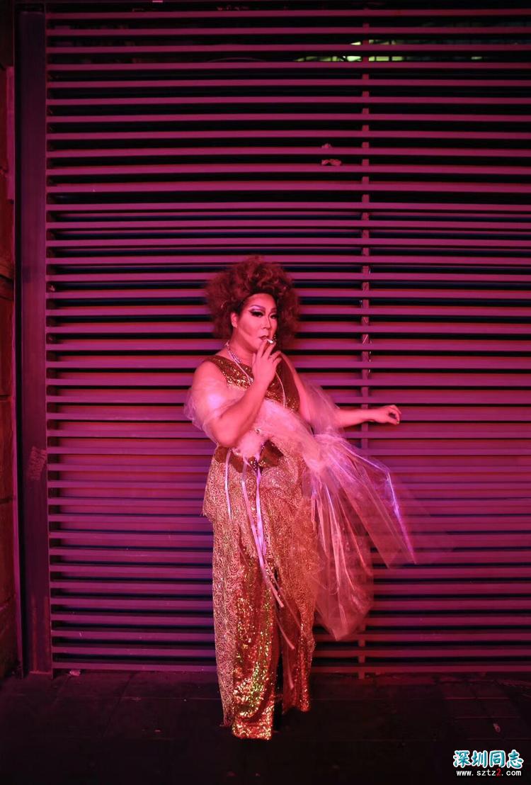 “从变装皇后身上,我学到如何做一个同性恋” “从变装皇后身上,我学到如何做一个同性恋”