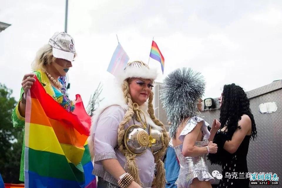 乌克兰基辅…举行大规模“同性恋游行” 乌克兰基辅…举行大规模“同性恋游行”