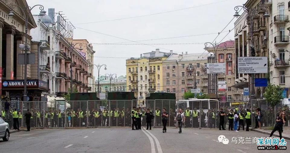 乌克兰基辅…举行大规模“同性恋游行” 乌克兰基辅…举行大规模“同性恋游行”