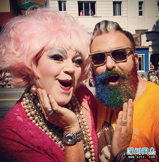 加拿大最大尺度肉体狂欢!同性恋游行!大开眼界! 加拿大最大尺度肉体狂欢!同性恋游行!大开眼界!