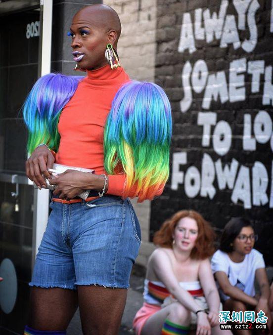 加拿大最大尺度肉体狂欢!同性恋游行!大开眼界! 加拿大最大尺度肉体狂欢!同性恋游行!大开眼界!