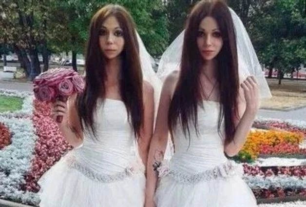 一对俄罗斯夫妻,因被怀疑是同性恋,遭拒登记,只因老公太漂亮 一对俄罗斯夫妻,因被怀疑是同性恋,遭拒登记,只因老公太漂亮