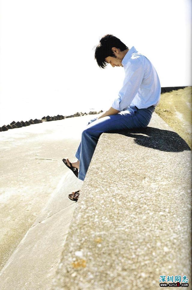 日本最帅男人拍同性电影,观众:令人窒息,想给十颗星! 日本最帅男人拍同性电影,观众:令人窒息,想给十颗星!