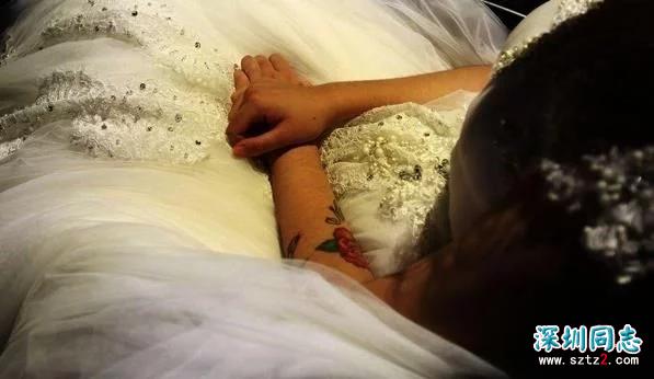 镜头下:女同性恋人的私下婚礼 镜头下:女同性恋人的私下婚礼