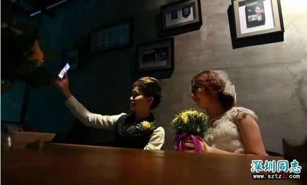 镜头下:女同性恋人的私下婚礼 镜头下:女同性恋人的私下婚礼