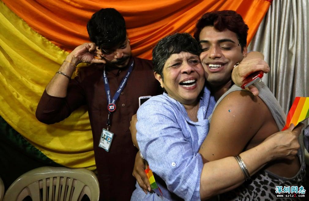 印度最高法院裁定同性性行为无罪,推翻150余年禁令 印度最高法院裁定同性性行为无罪,推翻150余年禁令