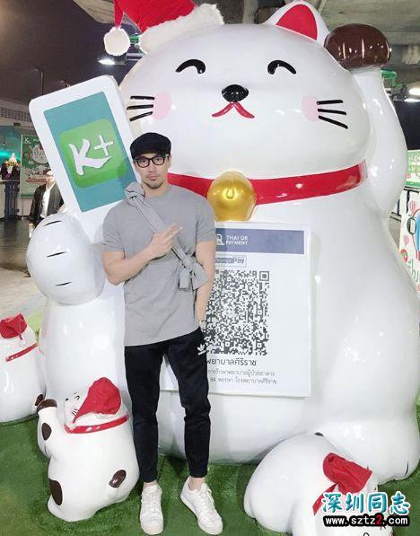 这个颜值逆天的50岁冻龄大叔,爆火网络之后,来中国发展了! 这个颜值逆天的50岁冻龄大叔,爆火网络之后,来中国发展了!