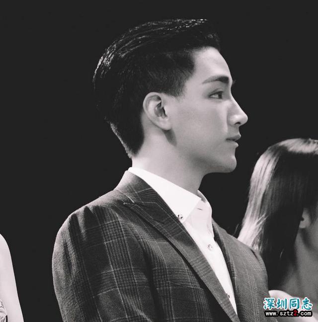 东航一名空少走红抖音,帅气逼人,阳光大男孩 东航一名空少走红抖音,帅气逼人,阳光大男孩