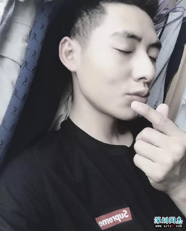 东航一名空少走红抖音,帅气逼人,阳光大男孩 东航一名空少走红抖音,帅气逼人,阳光大男孩