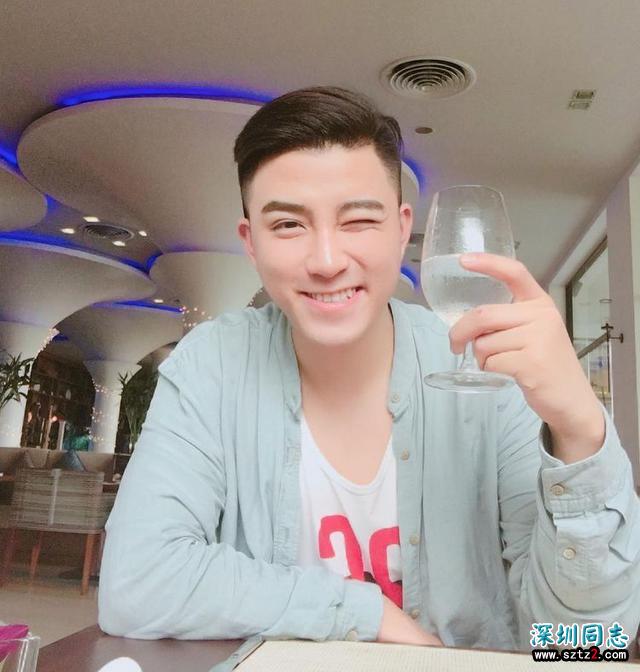 东航一名空少走红抖音,帅气逼人,阳光大男孩 东航一名空少走红抖音,帅气逼人,阳光大男孩