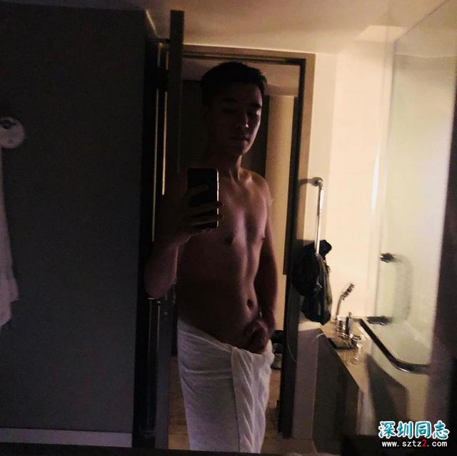 东航一名空少走红抖音,帅气逼人,阳光大男孩 东航一名空少走红抖音,帅气逼人,阳光大男孩