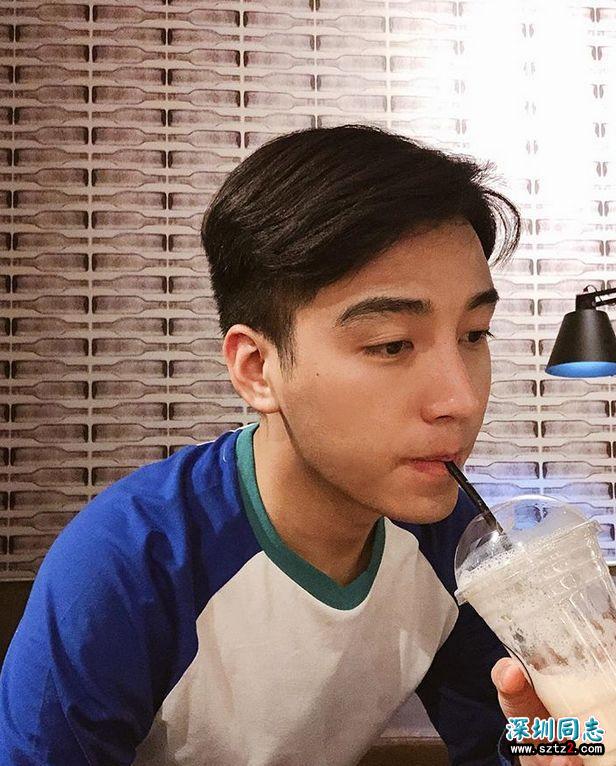 东航一名空少走红抖音,帅气逼人,阳光大男孩 东航一名空少走红抖音,帅气逼人,阳光大男孩