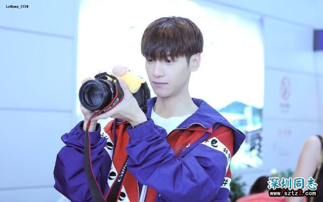 大叔的年纪正太的脸,您说他是中年人都没人信 大叔的年纪正太的脸,您说他是中年人都没人信